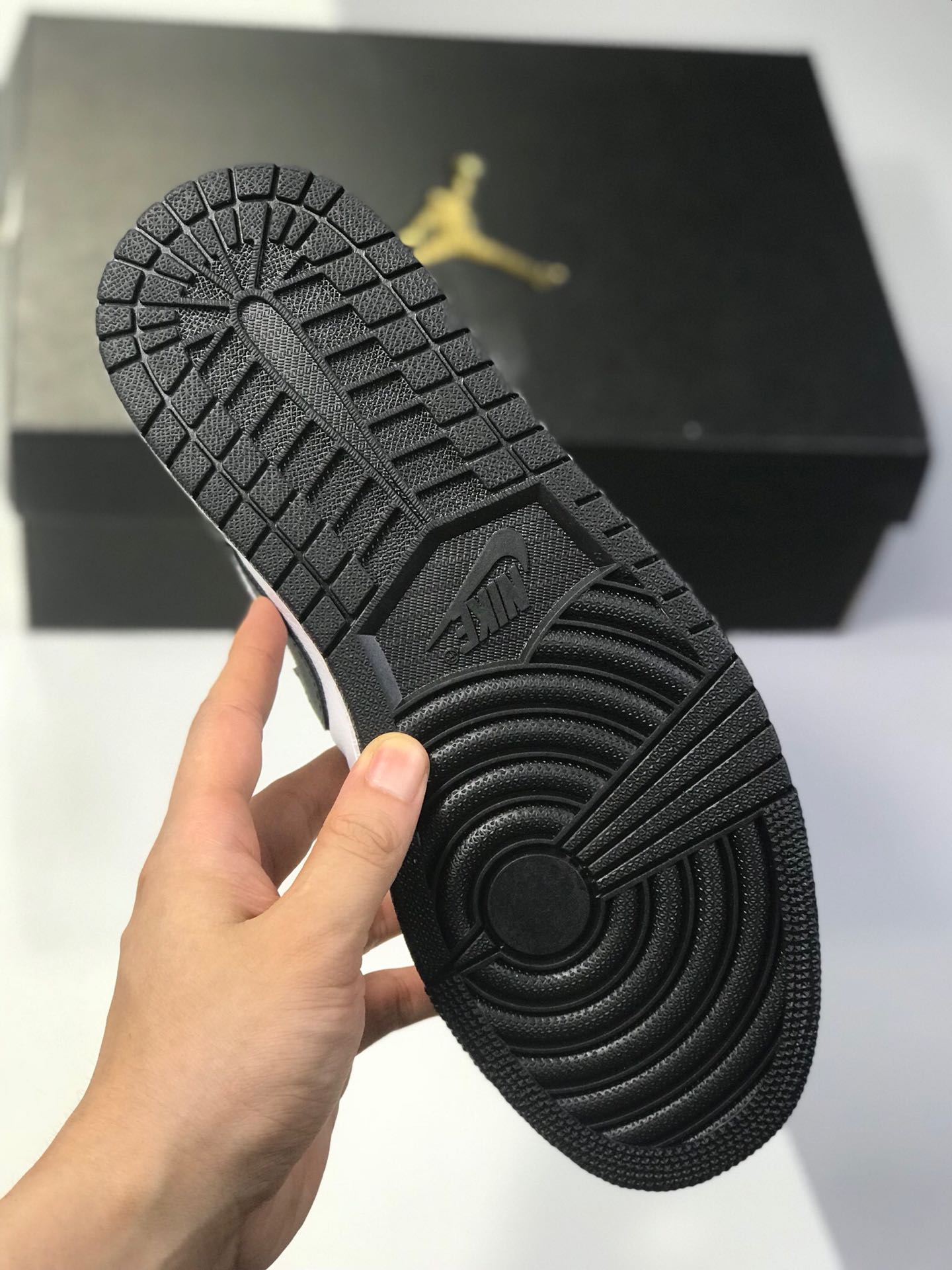 250原盒原标 市场最高工艺 Air Jordan 1 Mid 白黑红 货号：BQ6472-101