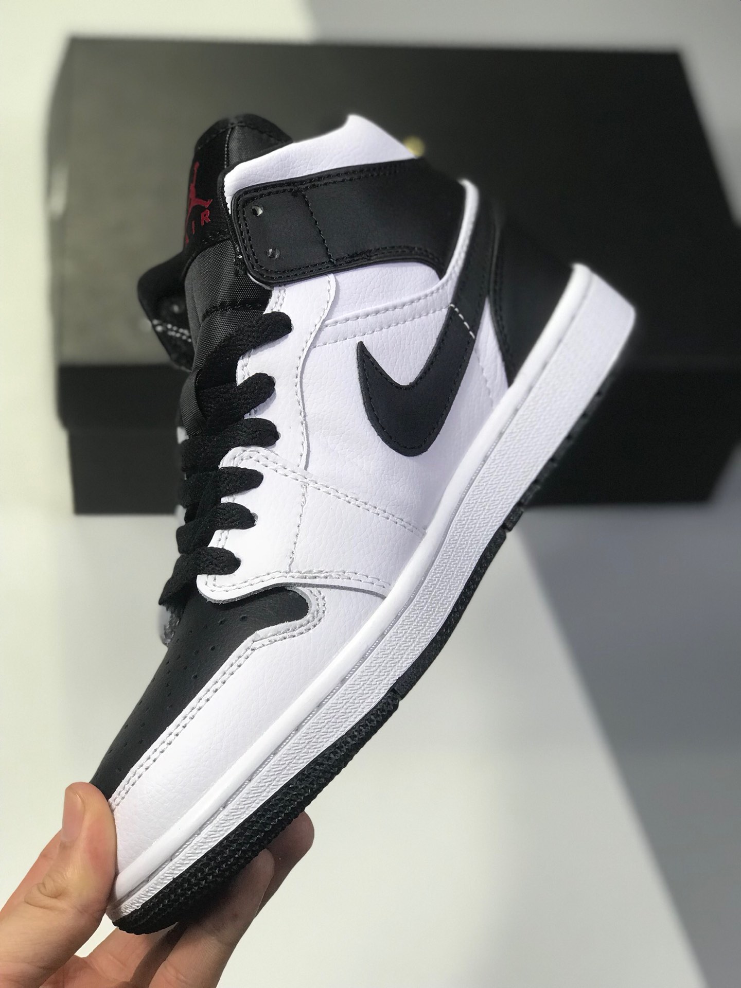 250原盒原标 市场最高工艺 Air Jordan 1 Mid 白黑红 货号：BQ6472-101