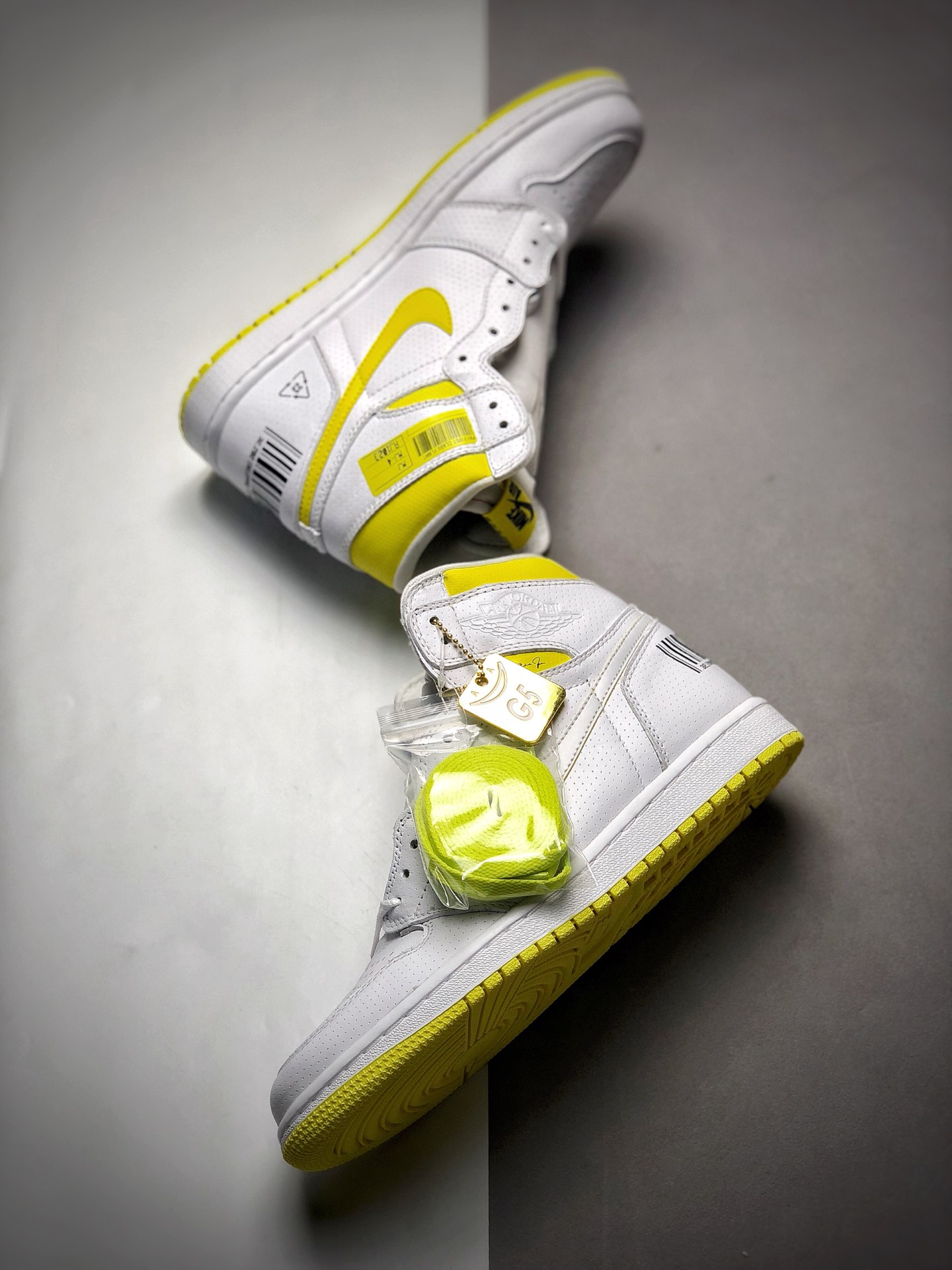 370 公司级原装头层 Air Jordan 1 High OG “First Class Flight”Style 头等舱飞行 白黄 航班二维码篮球鞋 555088-170