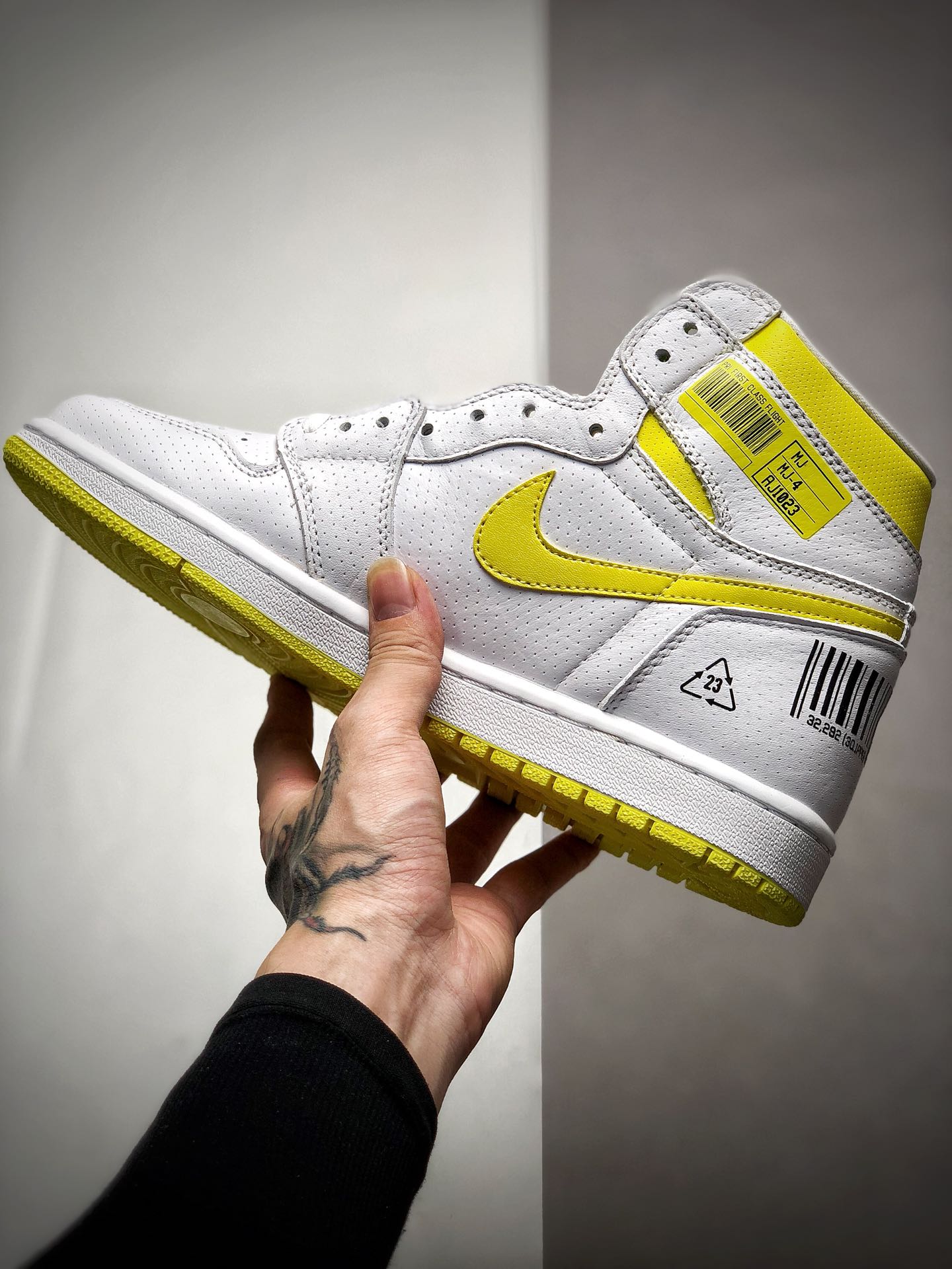 370 公司级原装头层 Air Jordan 1 High OG “First Class Flight”Style 头等舱飞行 白黄 航班二维码篮球鞋 555088-170