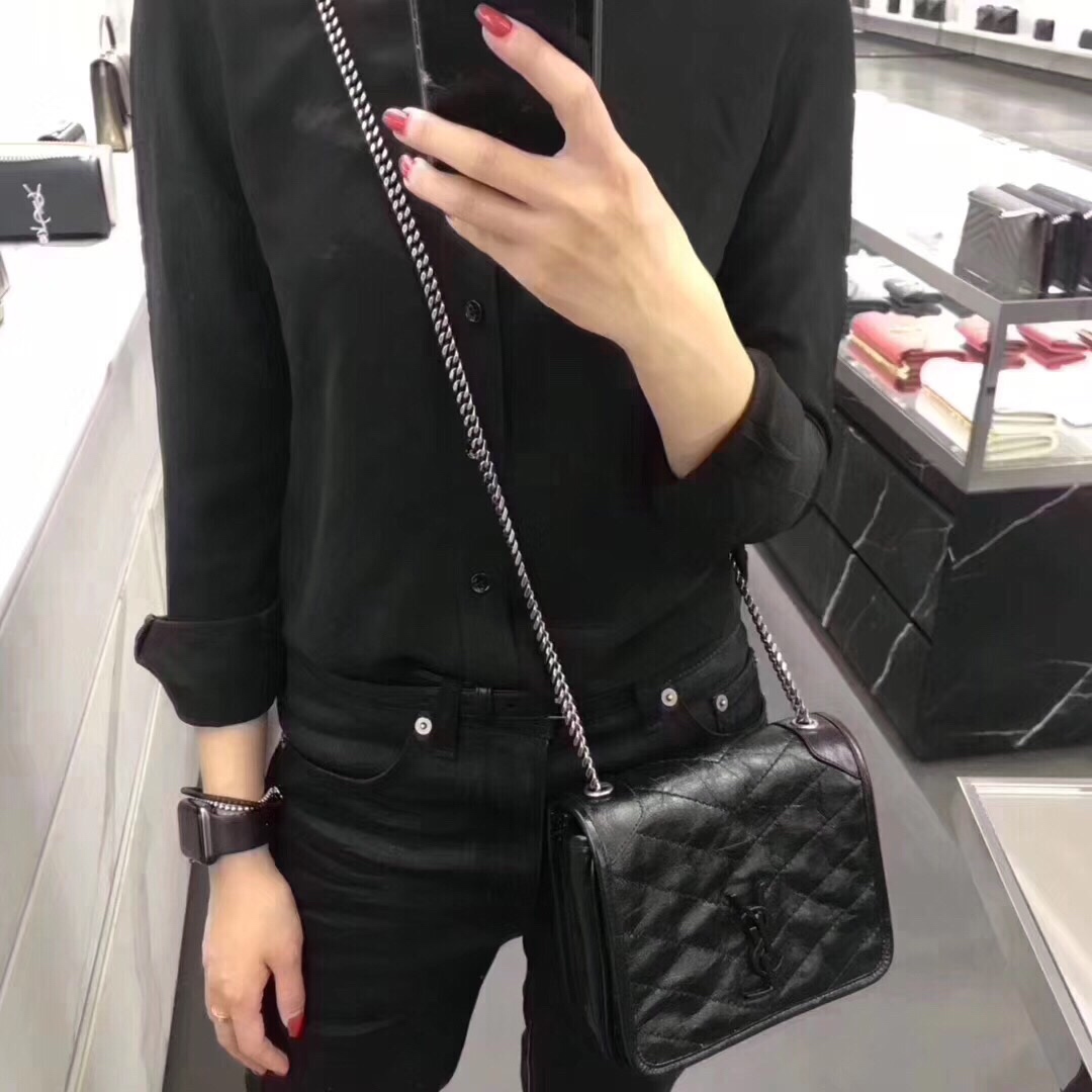 YSL 𝑛𝑖𝑘𝑖 𝑐𝘩𝑎𝑖𝑛 𝑤𝑎𝑙𝑙𝑒𝑡链条小挎包 583103黑色