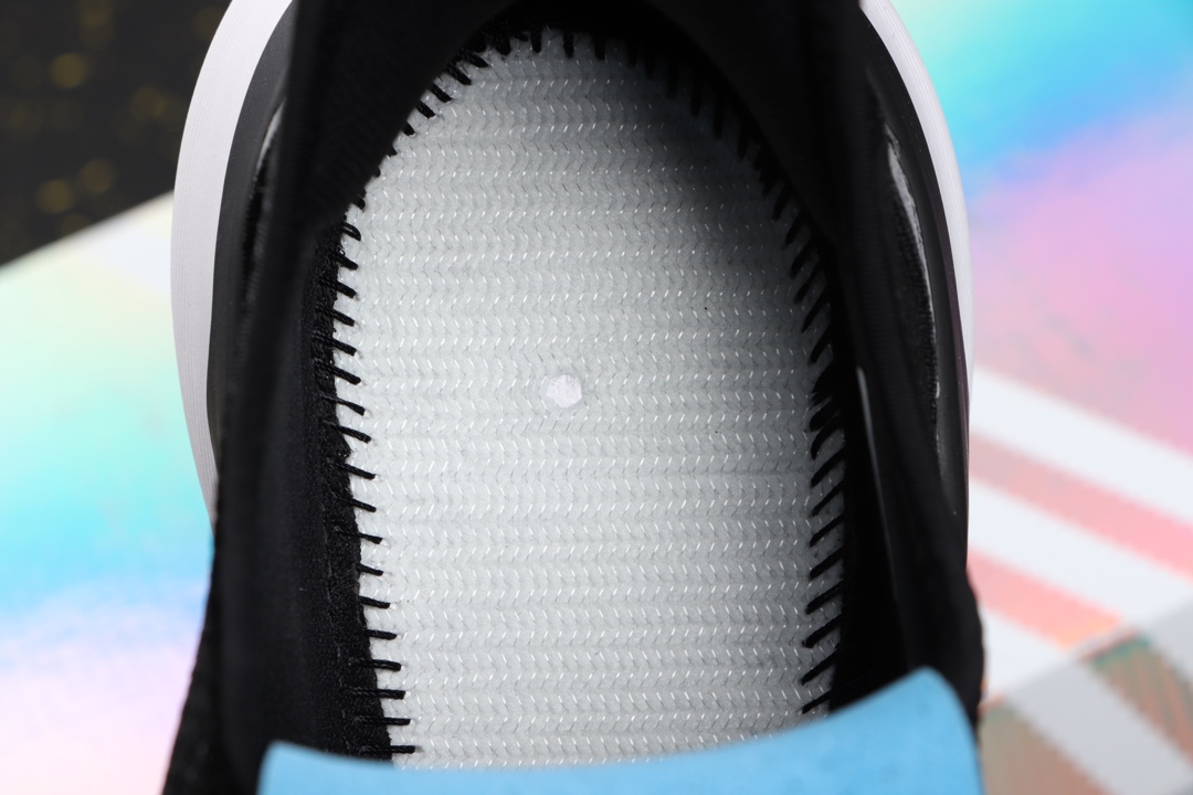 200变色龙新配色 渠道原装 专柜指定订单 Adidas U Path Run W 柔韧时尚前卫 慢跑鞋 EE7163