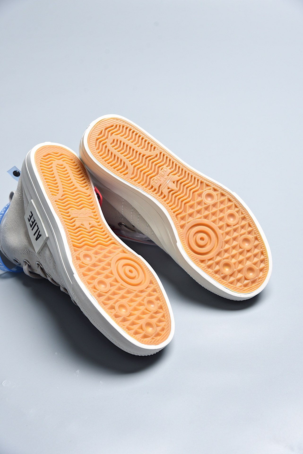 190 阿迪达斯爆款联名出货！ALIFE 与 adidas 携手打造了一款全新 Alife x adidas Consortium Nizza Hi 联名鞋款 G27820