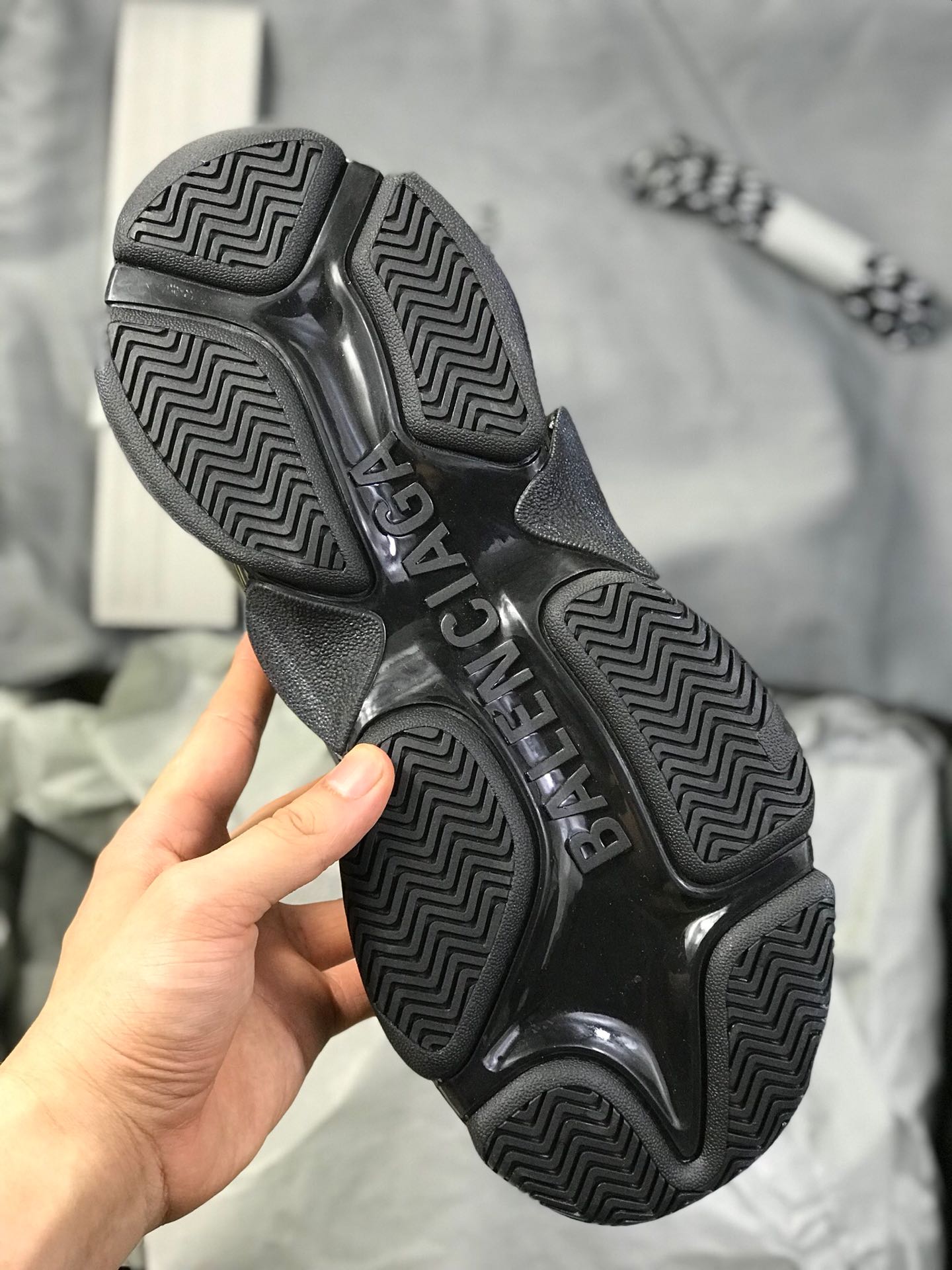 540新配色Balenciaga 巴黎世家 Triple S 3.0 三代复古休闲跑鞋 全组合氮气水晶大底