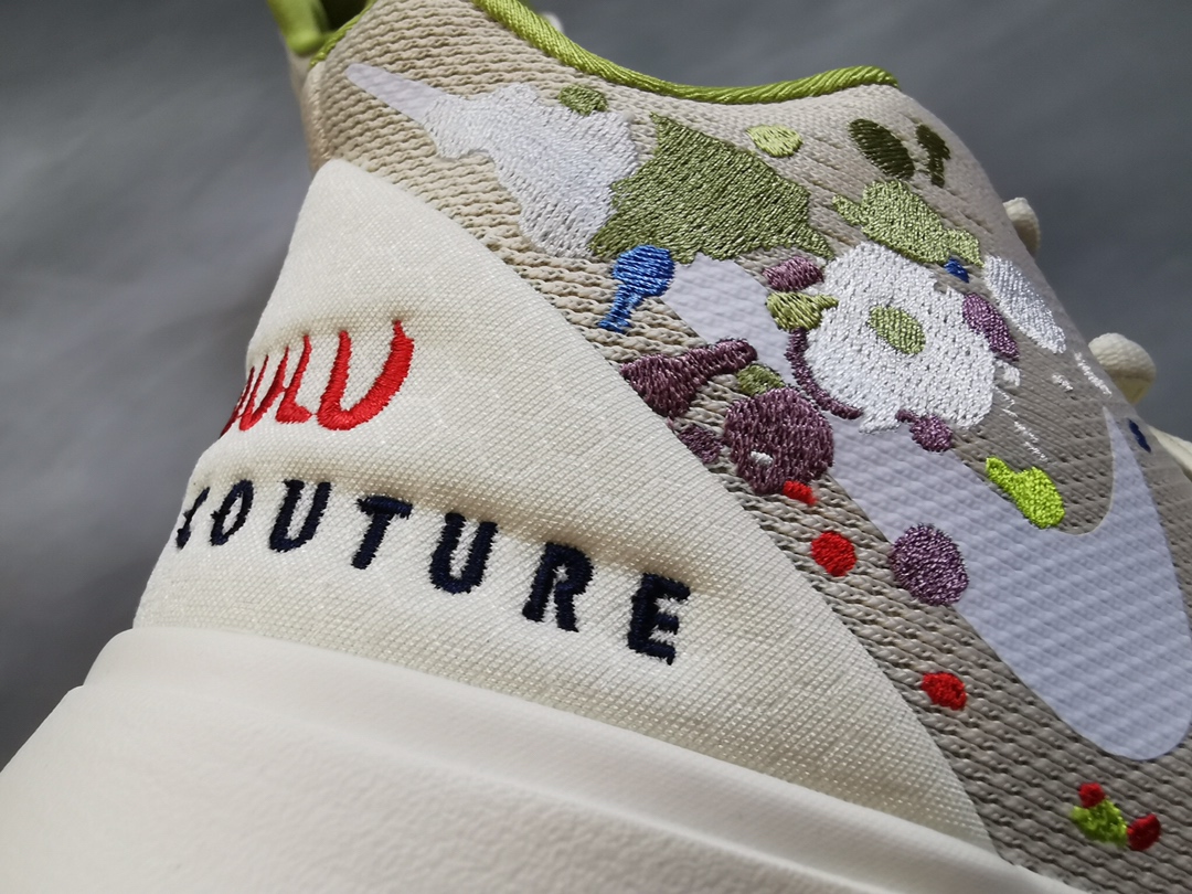 :160  新品上市联名款！招牌涂鸦 Bandulu x Kyrie 5以高品质复古风服装和手饰闻名的波士顿服装品牌 Bandulu 最近携手 Nike 推出了全新的 NikeKyrie 5 。