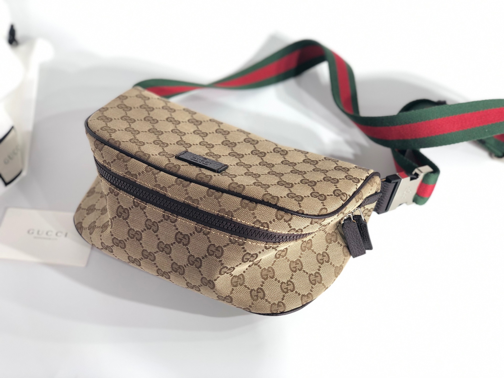 Gucci's most popular style, the latest fashionable chest bag! Fanny pack! Unisex! Made to order using imported original fabrics! Officially selli