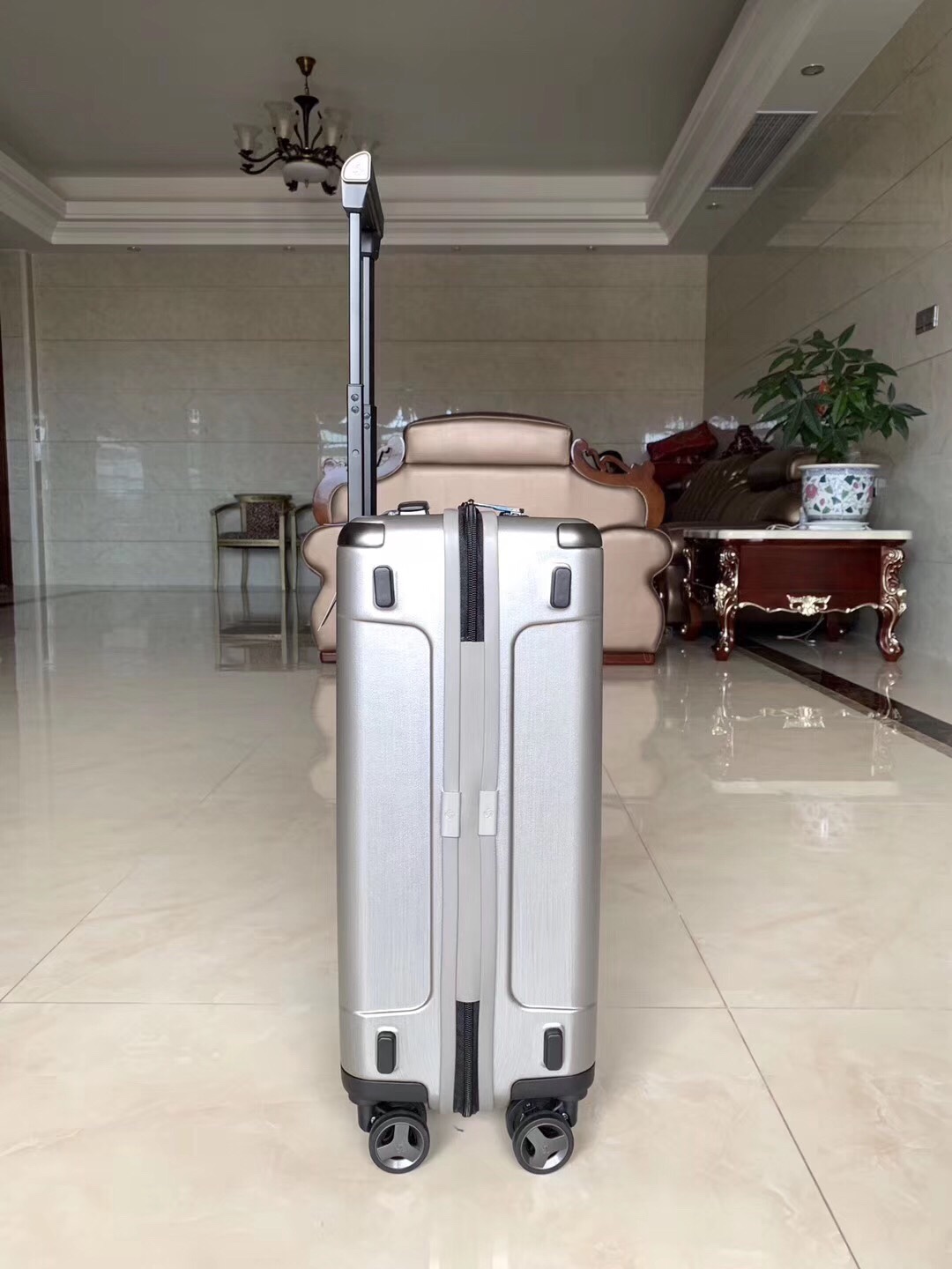 1561108895 3518733704 3