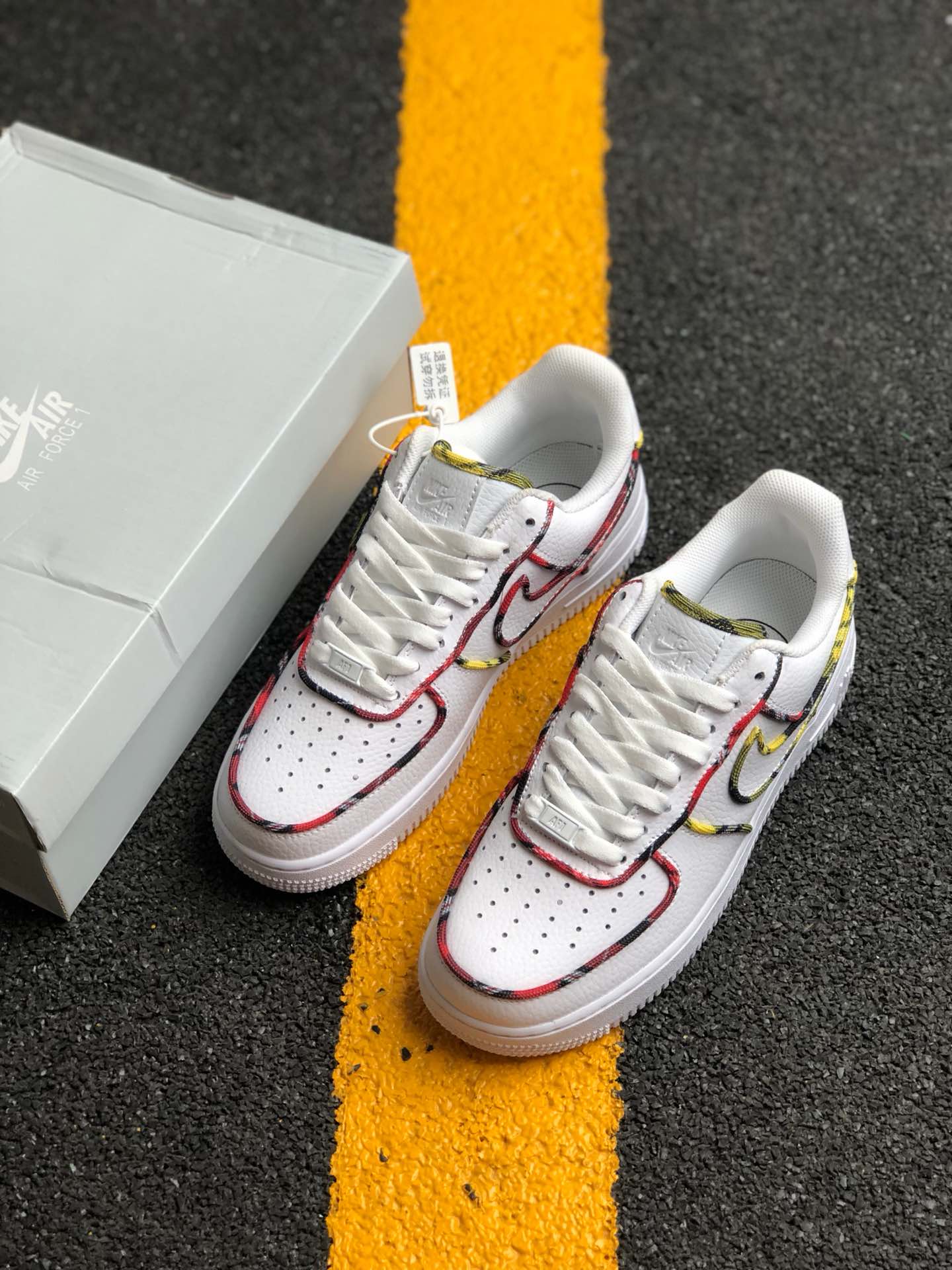 90福利特价 原两百多公司级版本#耐克空军低帮系列Nike Air Force 1 LO Tartan 苏格兰格纹 空军一号低帮运动板鞋AV8218-100