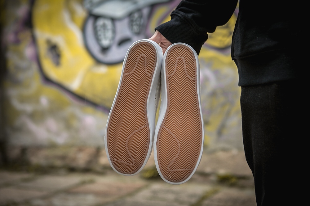 140真标半码Nike 耐克 NIKE SB BLAZER ZOOM LOW GT 男/女滑板鞋