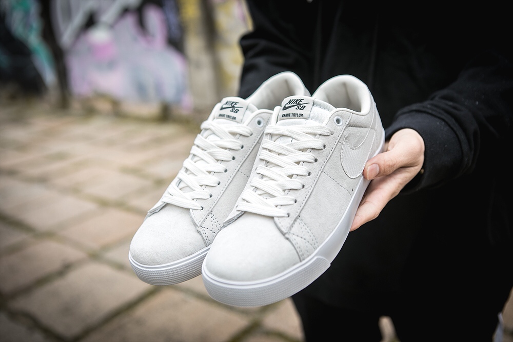 140真标半码Nike 耐克 NIKE SB BLAZER ZOOM LOW GT 男/女滑板鞋