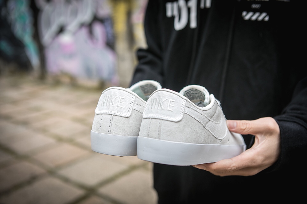 140真标半码Nike 耐克 NIKE SB BLAZER ZOOM LOW GT 男/女滑板鞋