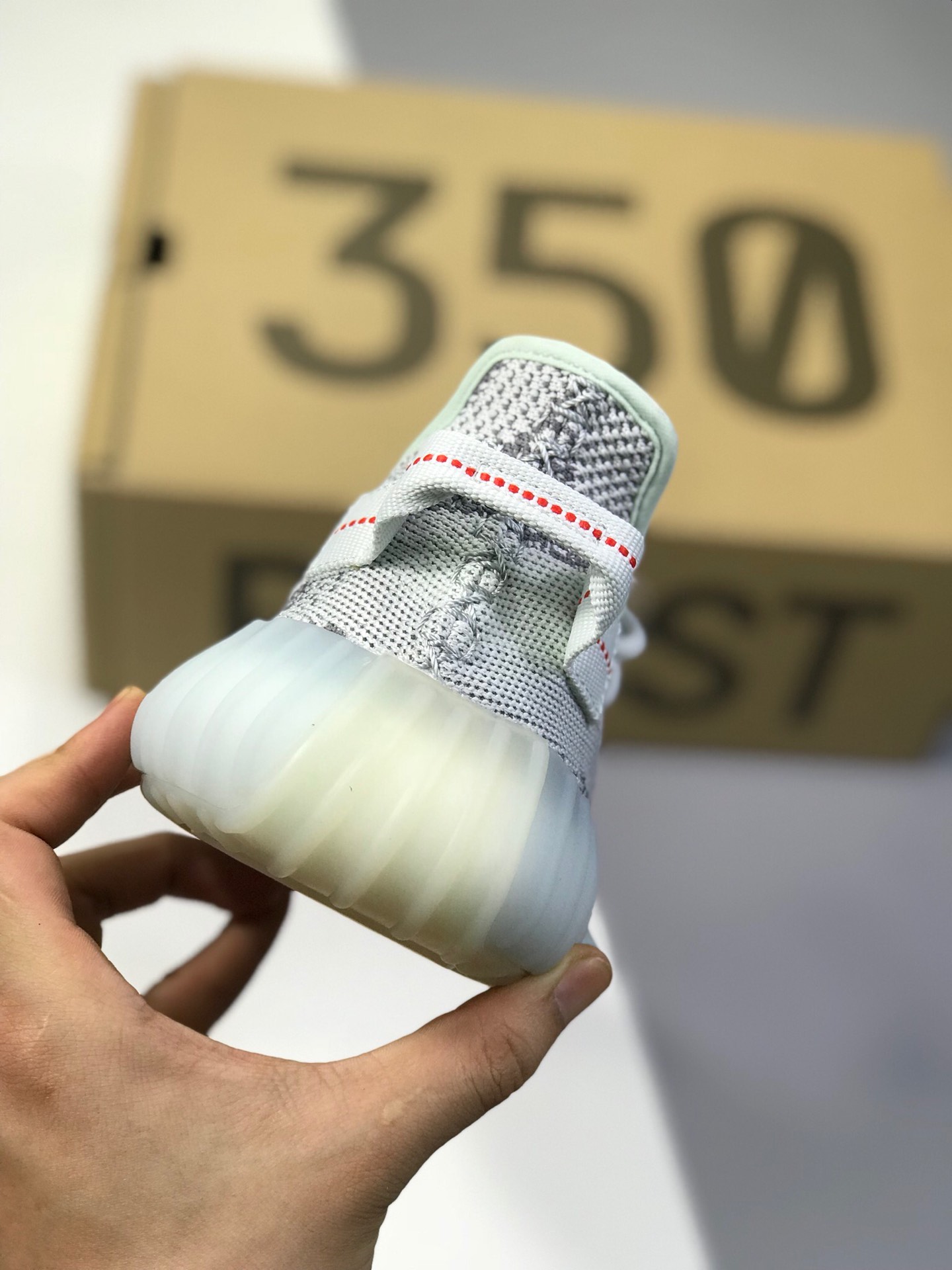 260最佳性价比OG纯原  大几率无法鉴定Adidas YEEZY 350 V2 黑红字官方发售配色：CP9571