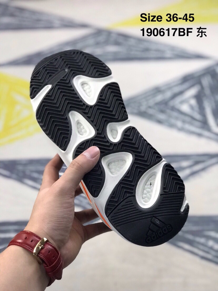 115 阿迪达斯   匠心细作 纯原侃爷椰子700一代    侃爷力作Kanye West x Adidas Yeezy Runner Boost 700复古 爆米花减震中底 姥爷慢跑鞋