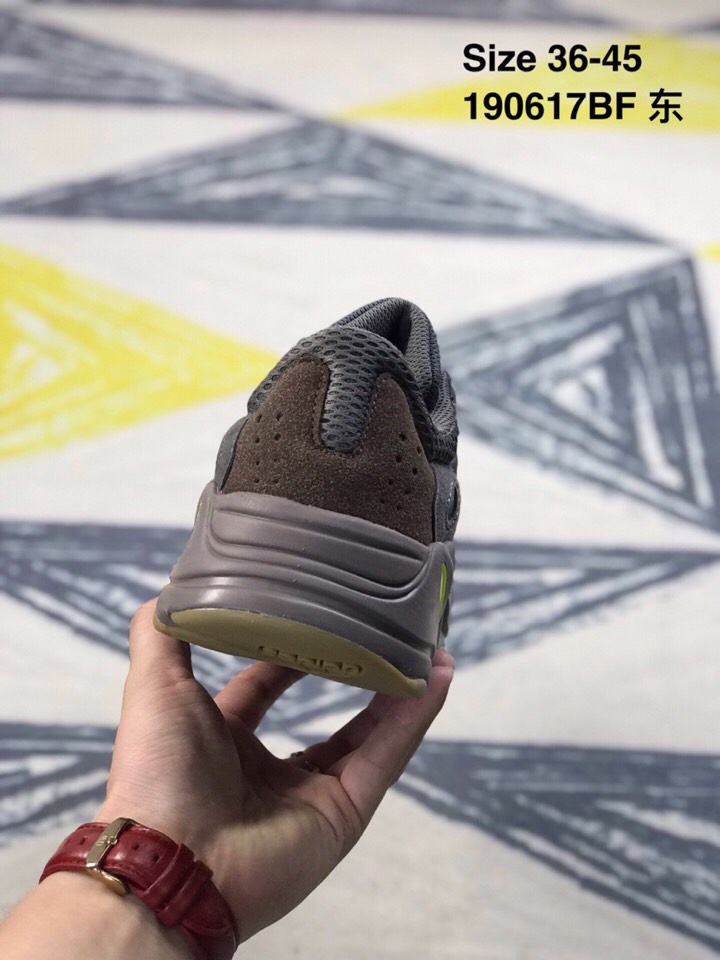 115 阿迪达斯   匠心细作 纯原侃爷椰子700一代    侃爷力作Kanye West x Adidas Yeezy Runner Boost 700复古 爆米花减震中底 姥爷慢跑鞋