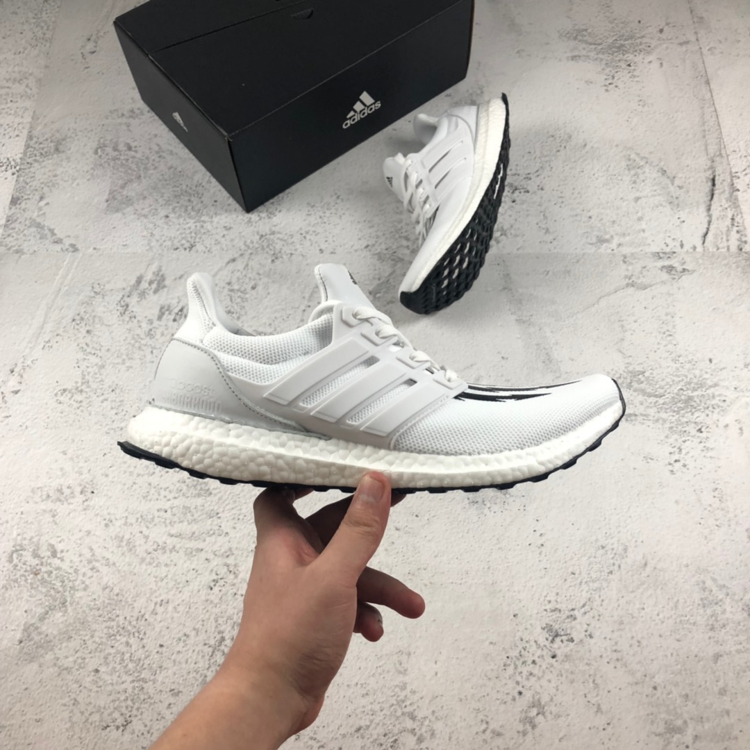 220NEIGHBORHOOD x Adidas Ultra Boost 闪电联名 黑白EG7650
