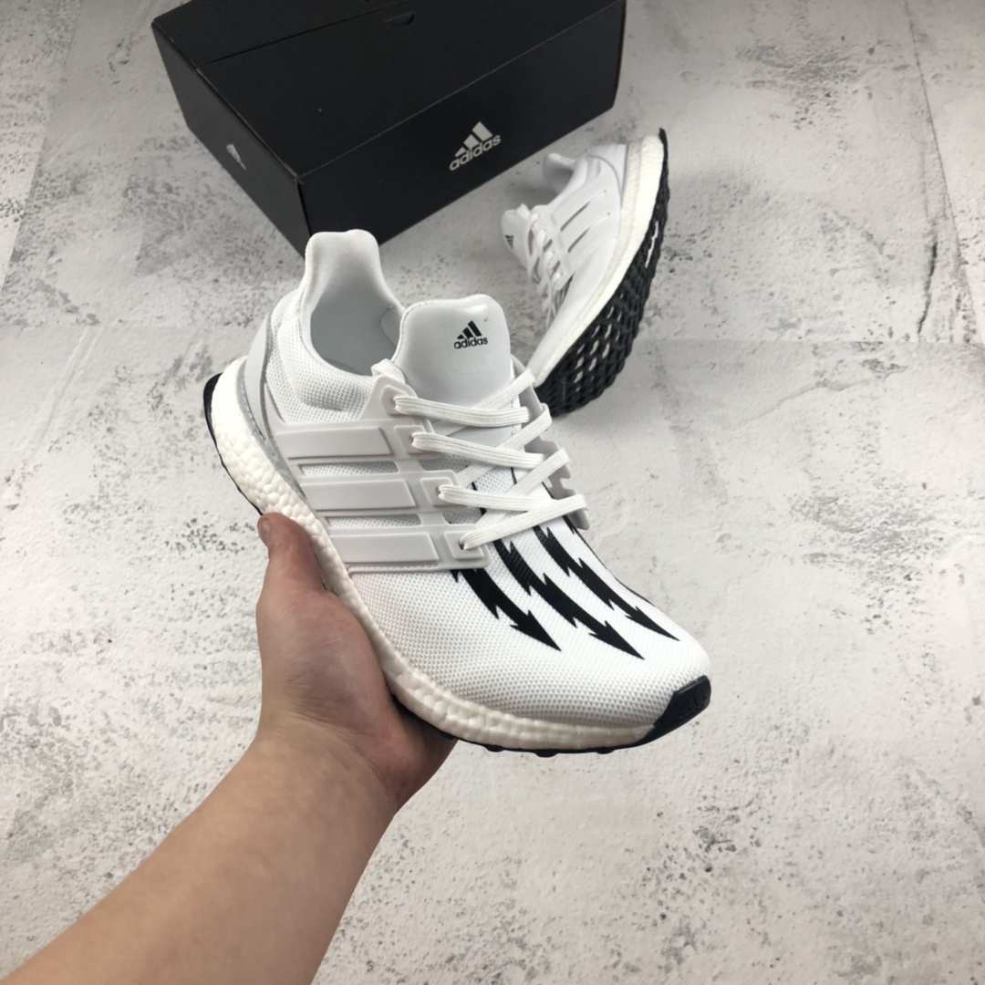 220NEIGHBORHOOD x Adidas Ultra Boost 闪电联名 黑白EG7650