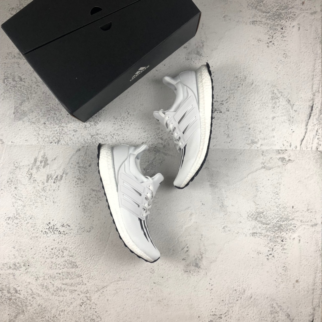 220NEIGHBORHOOD x Adidas Ultra Boost 闪电联名 黑白EG7650