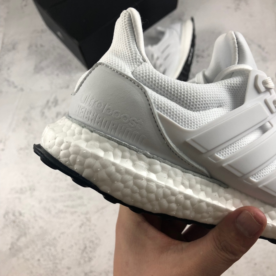 220NEIGHBORHOOD x Adidas Ultra Boost 闪电联名 黑白EG7650