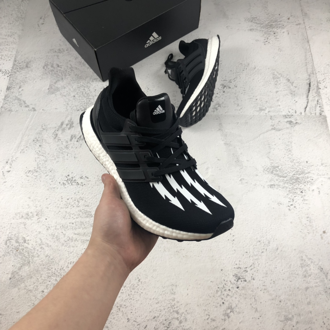 220NEIGHBORHOOD x Adidas Ultra Boost 闪电联名 黑白EG7649