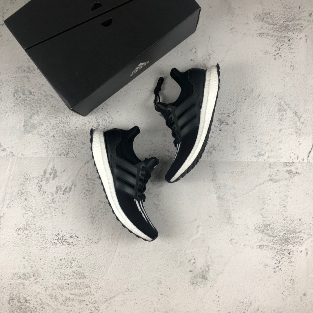 220NEIGHBORHOOD x Adidas Ultra Boost 闪电联名 黑白EG7649