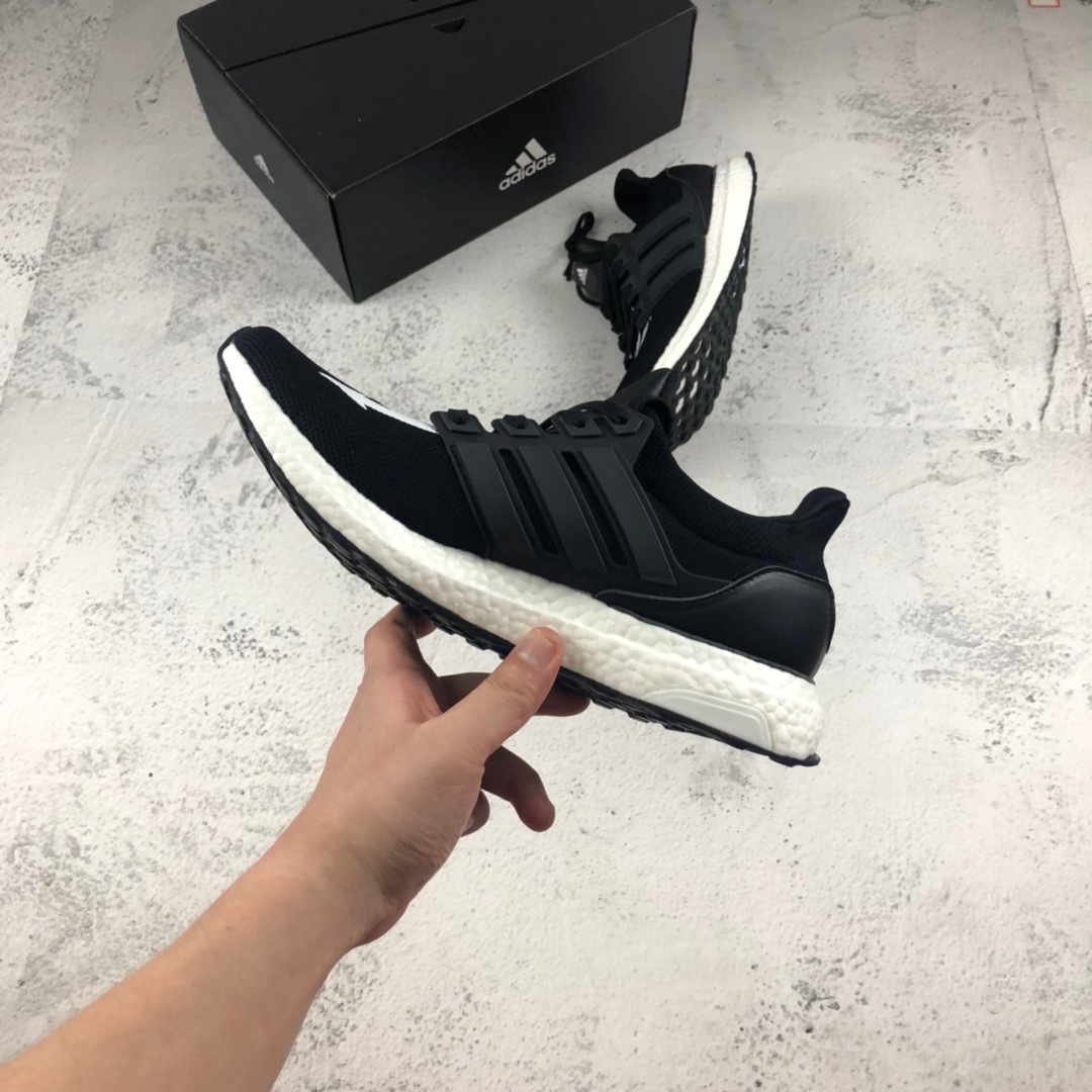 220NEIGHBORHOOD x Adidas Ultra Boost 闪电联名 黑白EG7649