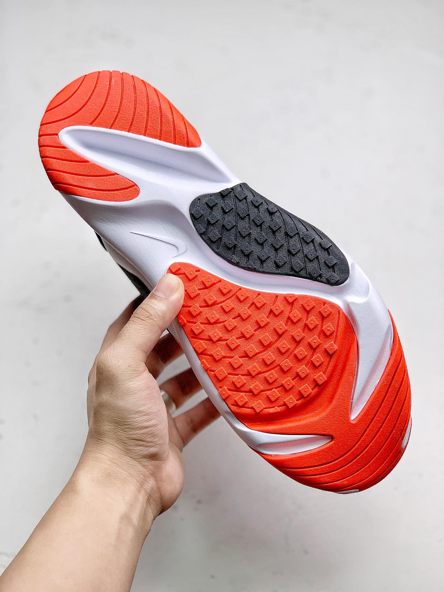 #本地240Nike Zoom 2K 复古升级市面最高版本  灵感来自于 90 年代球鞋的外观设计，特别是 Nike 著名的 Alpha Project 系列。