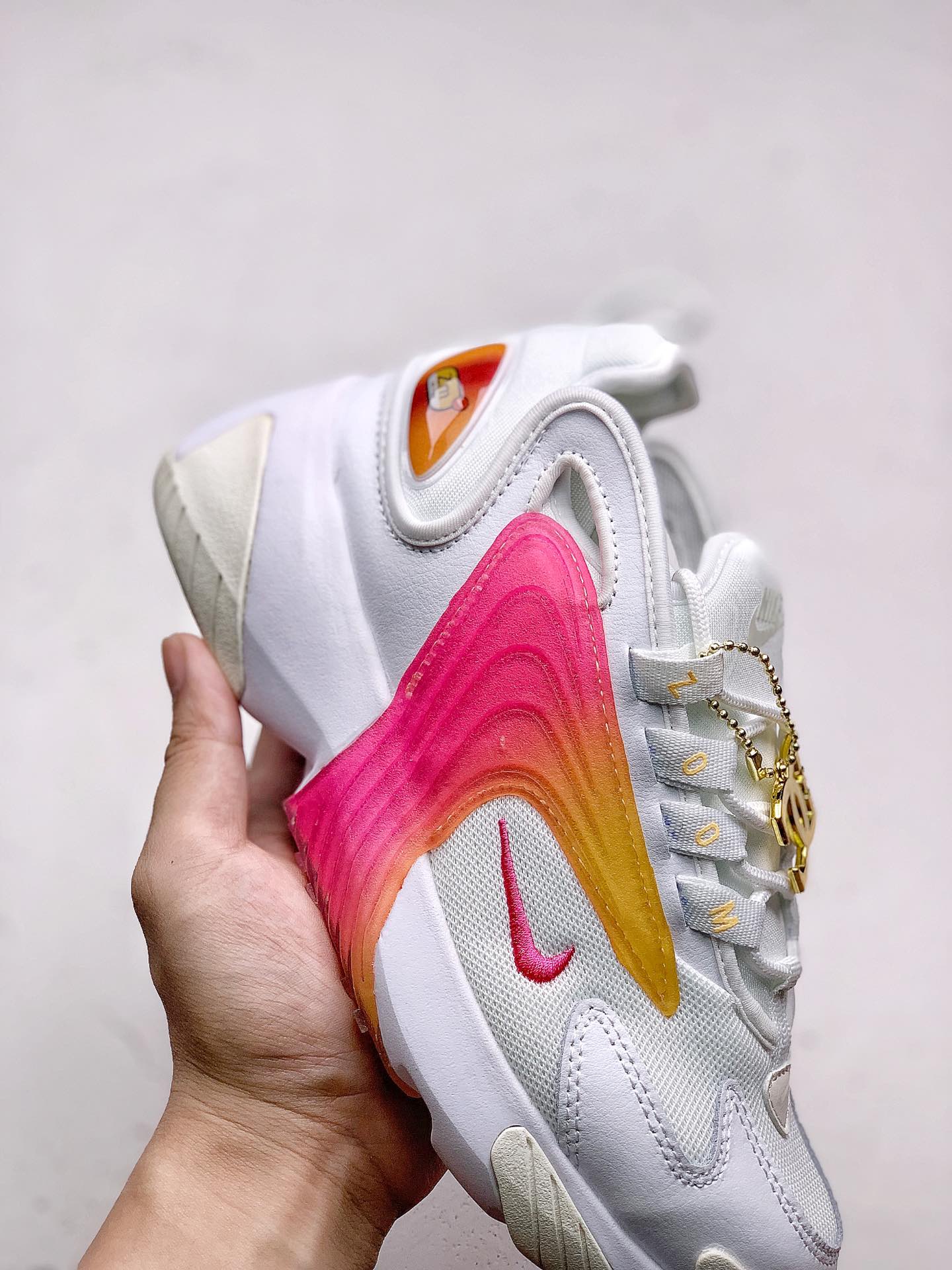 #本地240Nike Zoom 2K 复古升级市面最高版本  灵感来自于 90 年代球鞋的外观设计，特别是 Nike 著名的 Alpha Project 系列