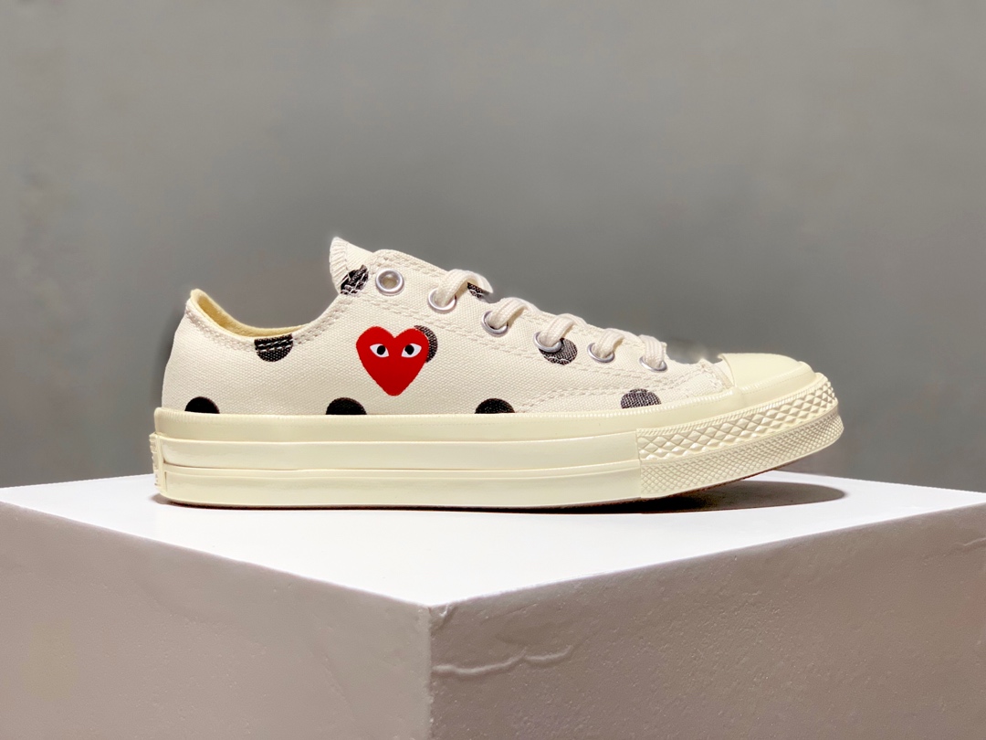 150CDG Play x Converse 1970s 匡威川久保玲 爱心波点 米白低帮双围条高弹PU蓝底 三联吊牌