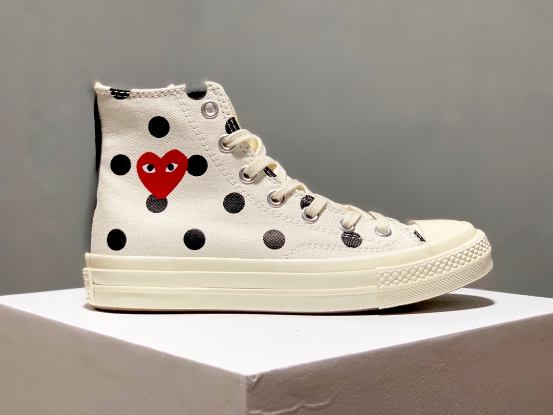 150CDG Play x Converse 1970s 匡威川久保玲 爱心波点 米白高帮双围条高弹PU蓝底 三联吊牌