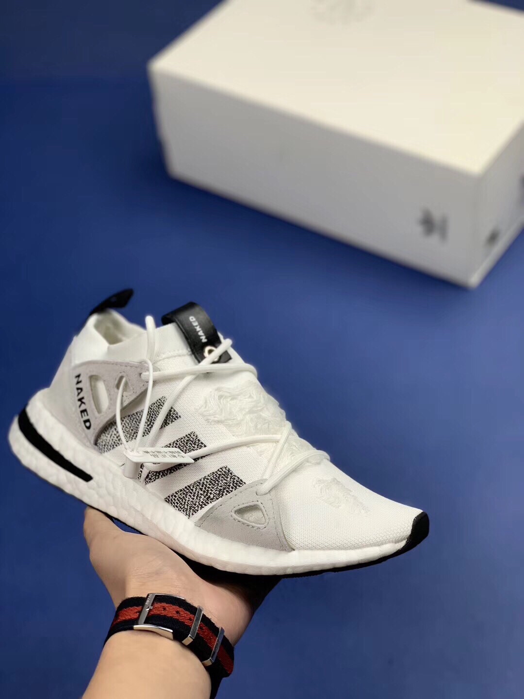 130 真爆 Adidas x Naked Arkyn Boost 鱼鳞爆米花大底，鞋面使用了原版材料Primeknit材质