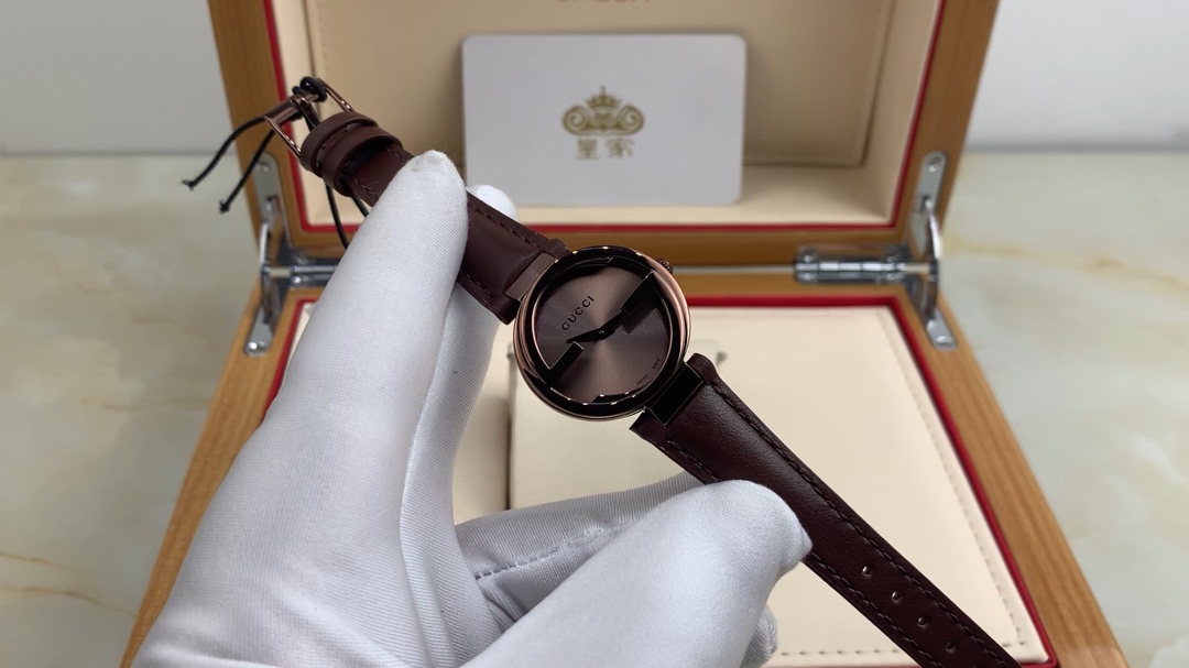 Gucci 皇家 古驰双G系列女款腕表视频欣赏