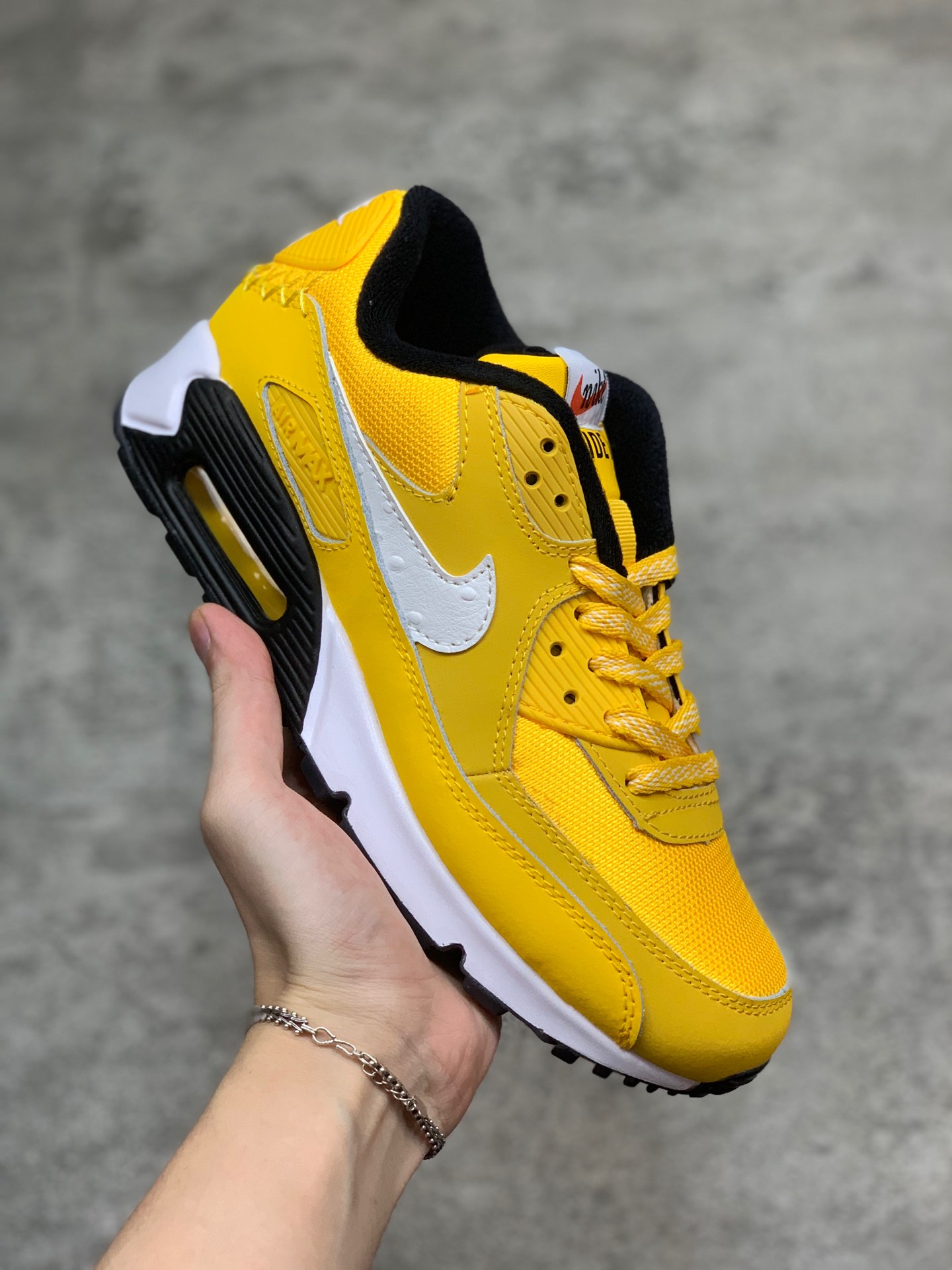 200火星 月球主题Nike Air Max 90 Essential”MMars Landing”复古气垫百搭休闲运动慢跑鞋OFF-WHITE x Nike 联名系列