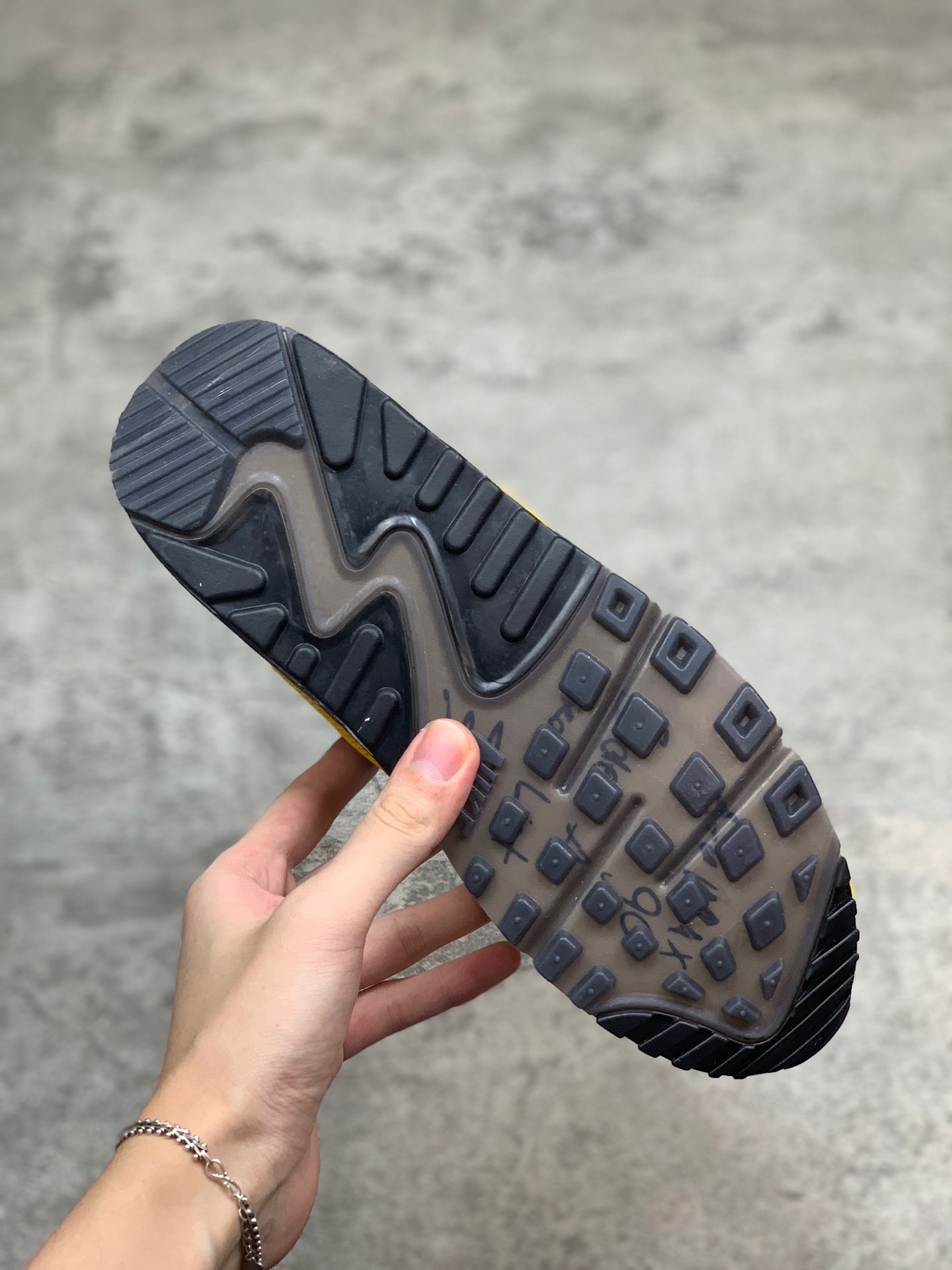 200火星 月球主题Nike Air Max 90 Essential”MMars Landing”复古气垫百搭休闲运动慢跑鞋OFF-WHITE x Nike 联名系列