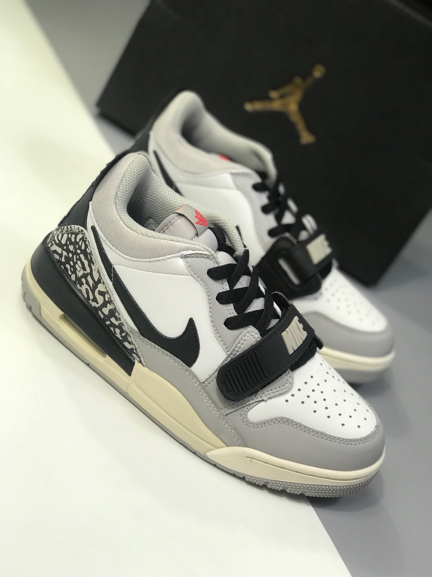 160 乔3低帮系列全网独家实拍首发Air Jordan Legacy 312 low  AJ312此番联名款释出了全新的米黄配色CD9054-200