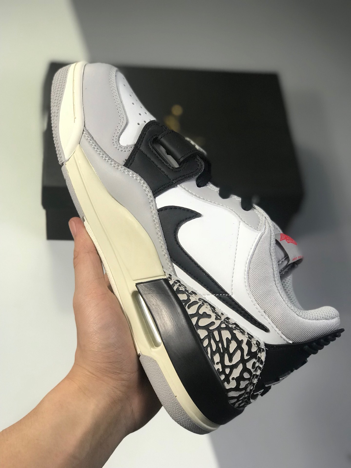 160 乔3低帮系列全网独家实拍首发Air Jordan Legacy 312 low  AJ312此番联名款释出了全新的米黄配色CD9054-200