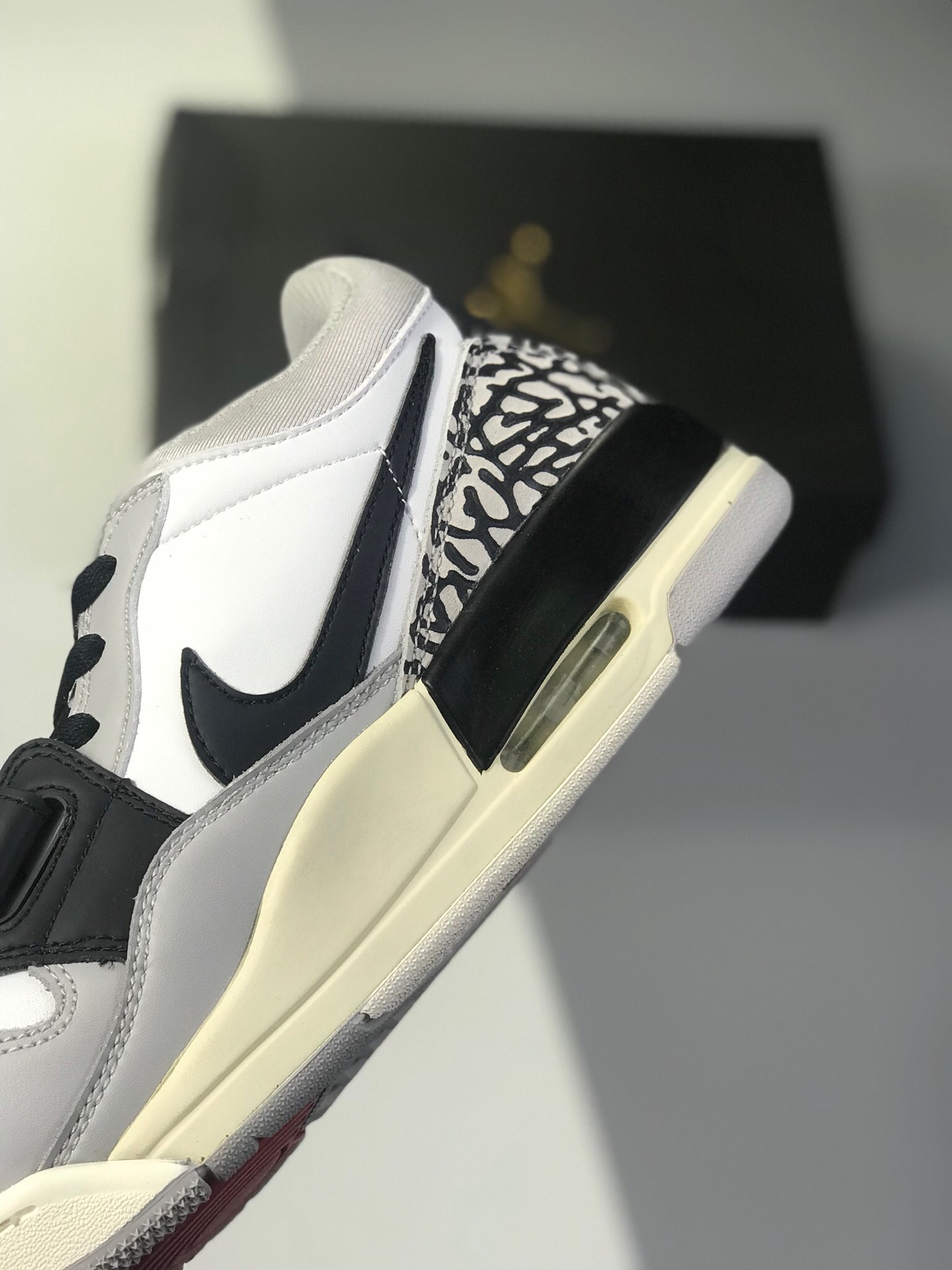 160 乔3低帮系列全网独家实拍首发Air Jordan Legacy 312 low  AJ312此番联名款释出了全新的米黄配色CD9054-200