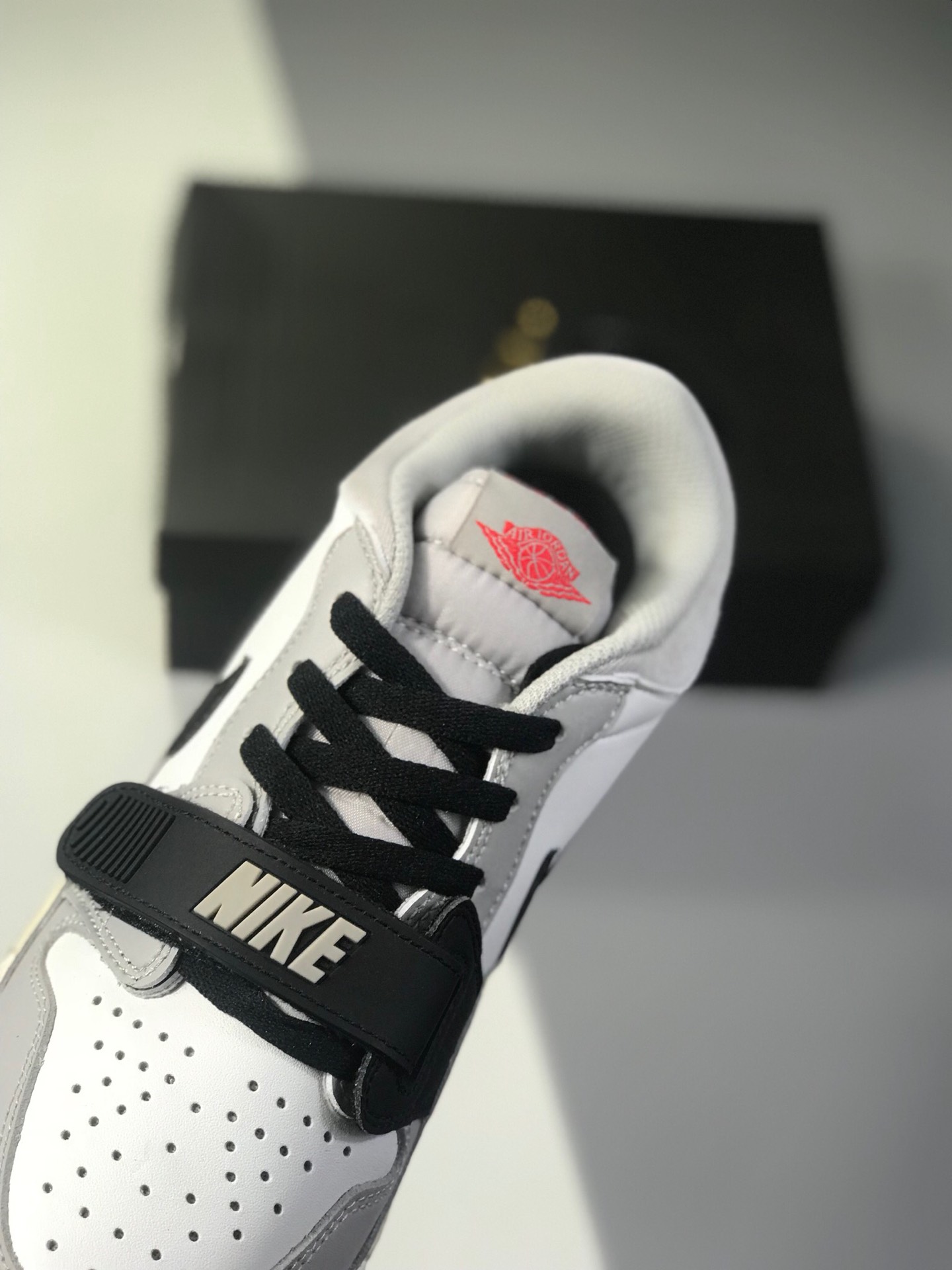 160 乔3低帮系列全网独家实拍首发Air Jordan Legacy 312 low  AJ312此番联名款释出了全新的米黄配色CD9054-200