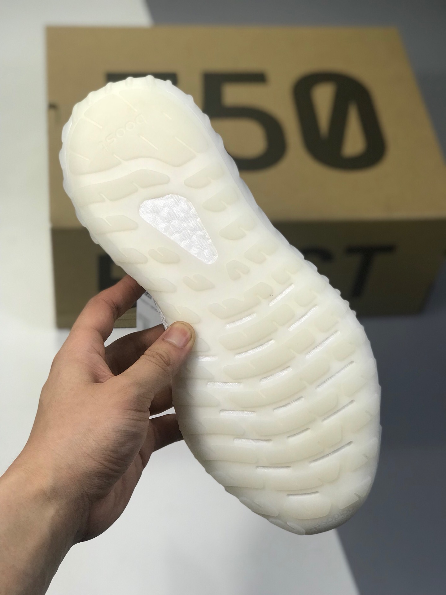 240提前曝光Adidas Yeezy 350V3  外贸先行版 满天星 首发曝光 进口网织机台织面 镂空蚕丝半透明呼吸网纱材质