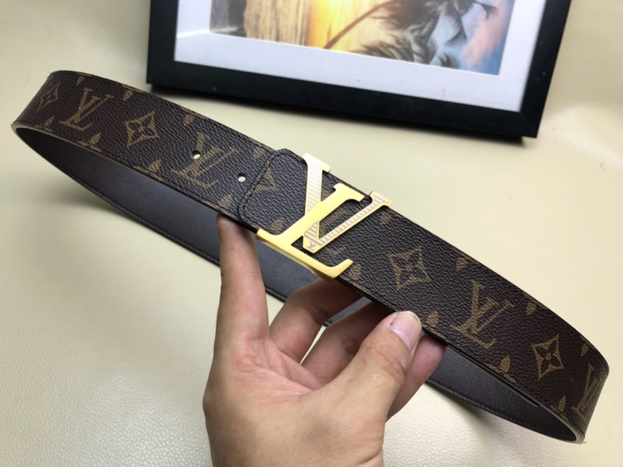 LV[正]原单品质经典花纹原版皮料面搭配原单精品扣精工制作细节看图实物拍摄高端奢华宽度4.0cm