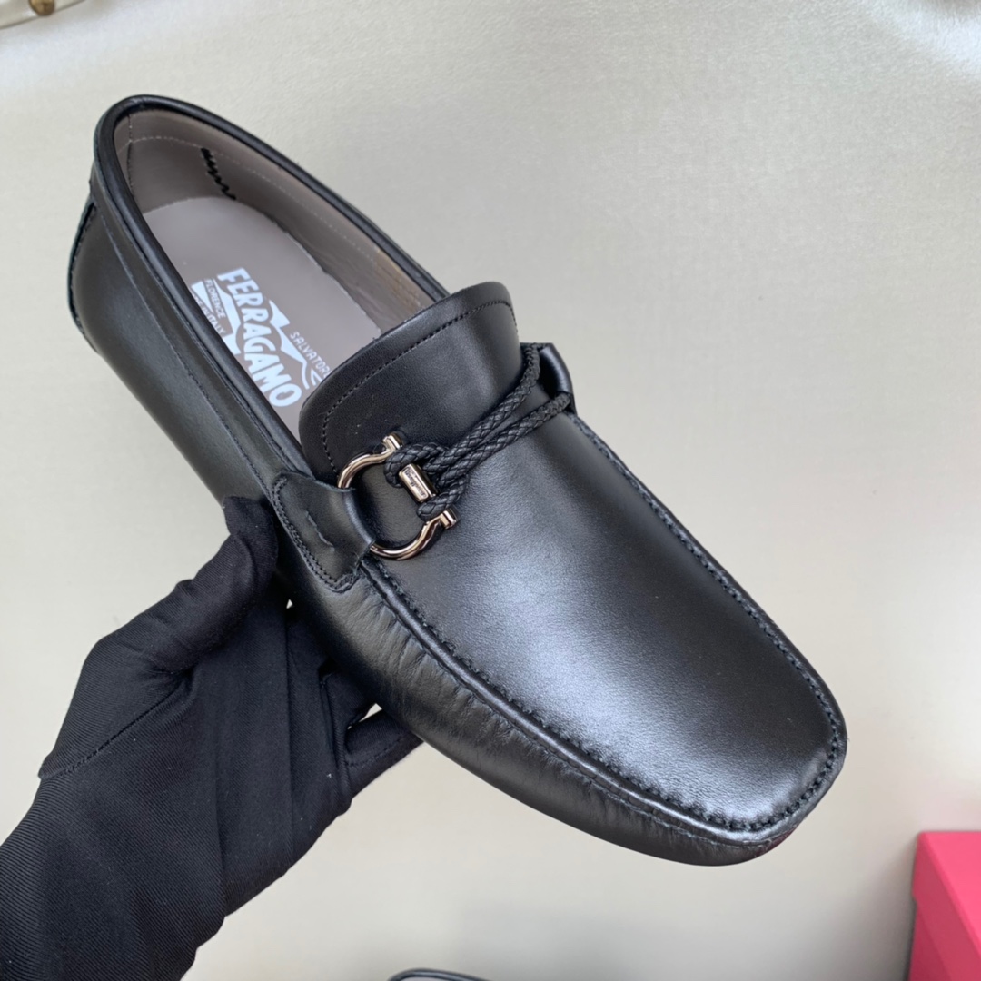 NO:354164,[Strong] [Strong] [Strong] Original single quality Ferragamo Ferragamo Counter new style synchronized pure handmade men's shoes for driving beans shoes for footwear lazy shoes, exquisite hand-stitching, workmanship details comparable to those of the counter Original rubber sole imported from Italy Niujing Water-dyed cowhide, sweat-absorbing and odor-proof black cowhide, black lyre-patterned leather, royal blue imported Niujing 39-44 large quantity (38,45 customized, non-return and exchange),, ferragamo, ferragamo, cowhide19860909批[强][强][强]原单品质 菲拉格慕ferragamo 专柜新款同步 纯手工开车男鞋 豆豆鞋 套脚鞋 懒人鞋 ,精致手工缝线 做工细节堪比专柜 原版橡胶大底 意大利进口牛京 水染牛皮里 吸汗防臭 黑色牛皮 黑色荔纹皮 宝蓝色进口牛京 39-44大量现货（38,45定做不退换）,,ferragamo,ferragamo,cowhide,Men's shoes