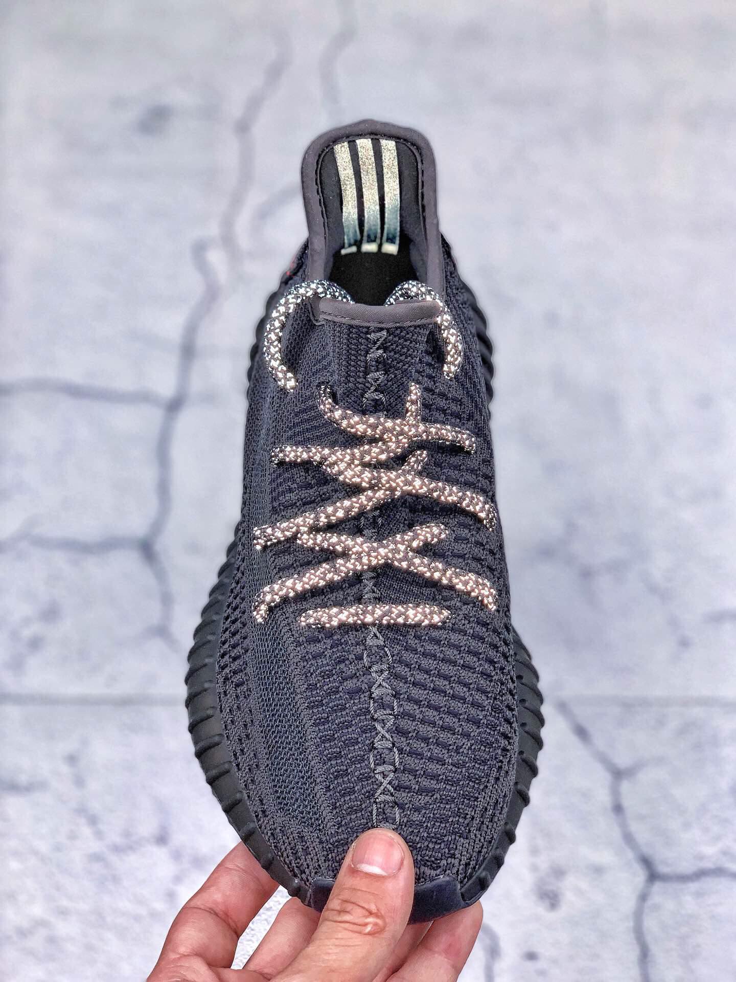 YEEZY BOOST 350 V2 KANYE WEST CORE BLACK GREEN