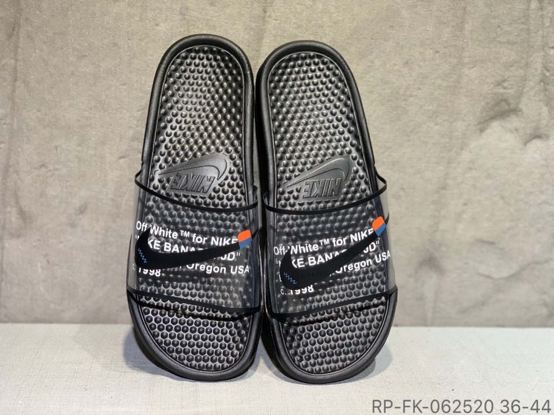 50Nike Benassi Swoosh 联名拖鞋
