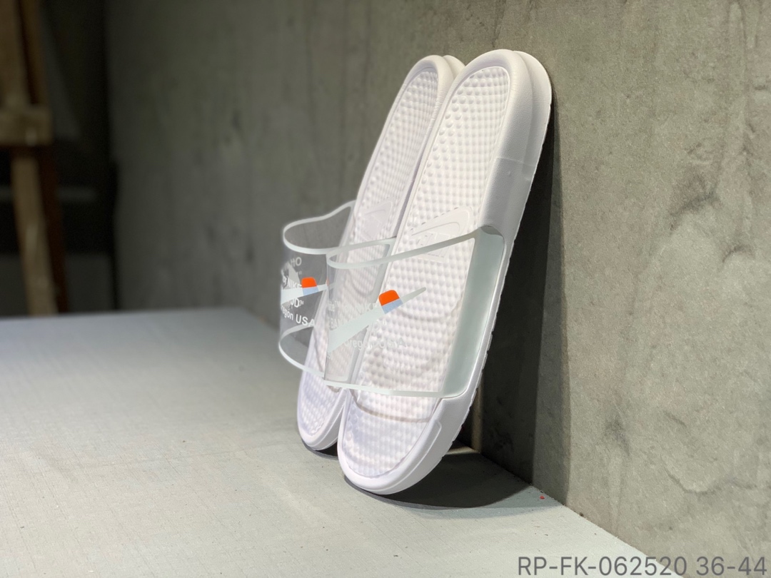 50Nike Benassi Swoosh 联名拖鞋