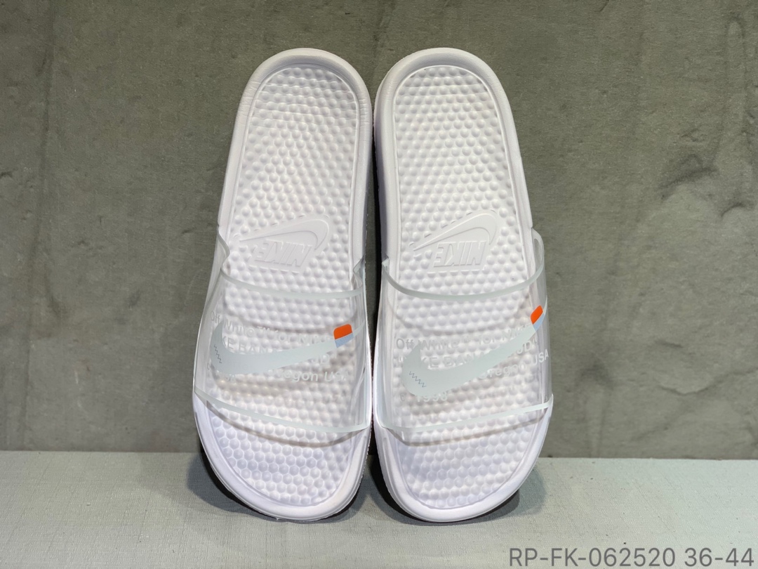 50Nike Benassi Swoosh 联名拖鞋