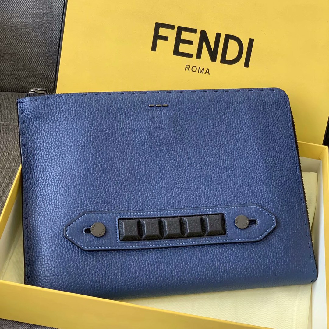 [Fendi Wallets]Front strap with nails zipper design
