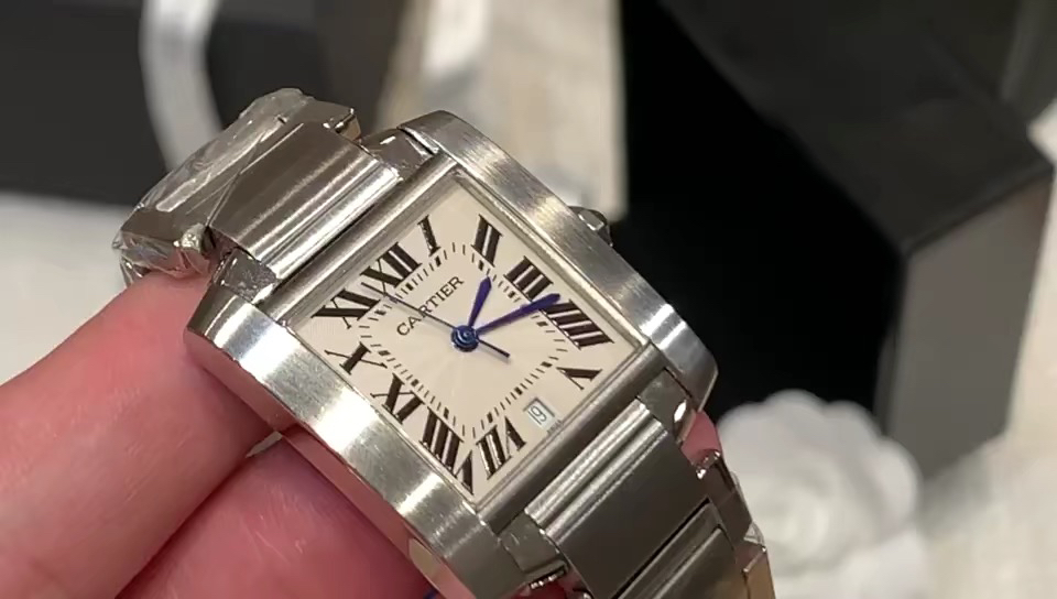 Cartier 卡地亚坦克系列小号视频欣赏