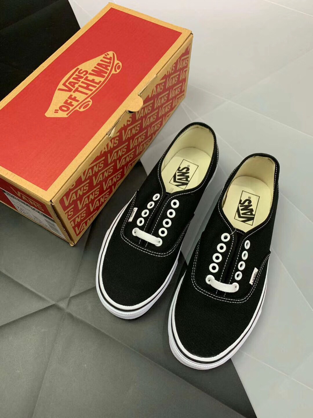 100#万斯低帮系列 经典黑白Vans Authentic 44 DX AUT/ 安纳海姆 系列滑板鞋