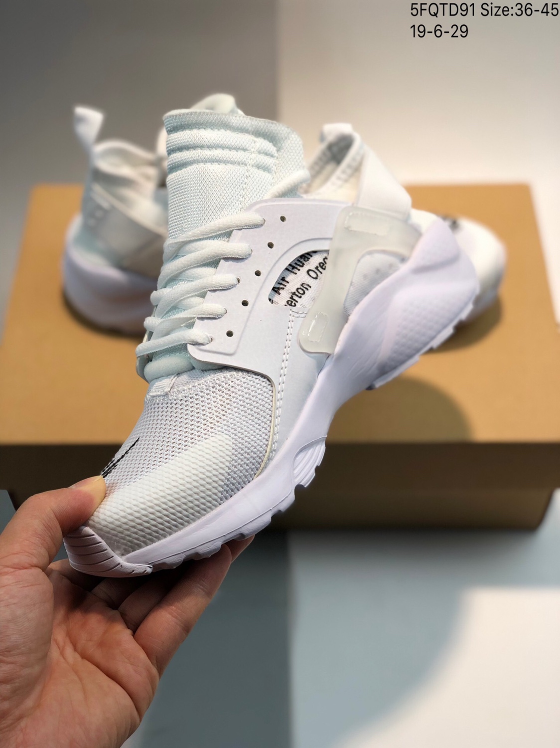 105耐克Nike The 10Nike Air Huarache 联名款 复古华莱士慢跑鞋