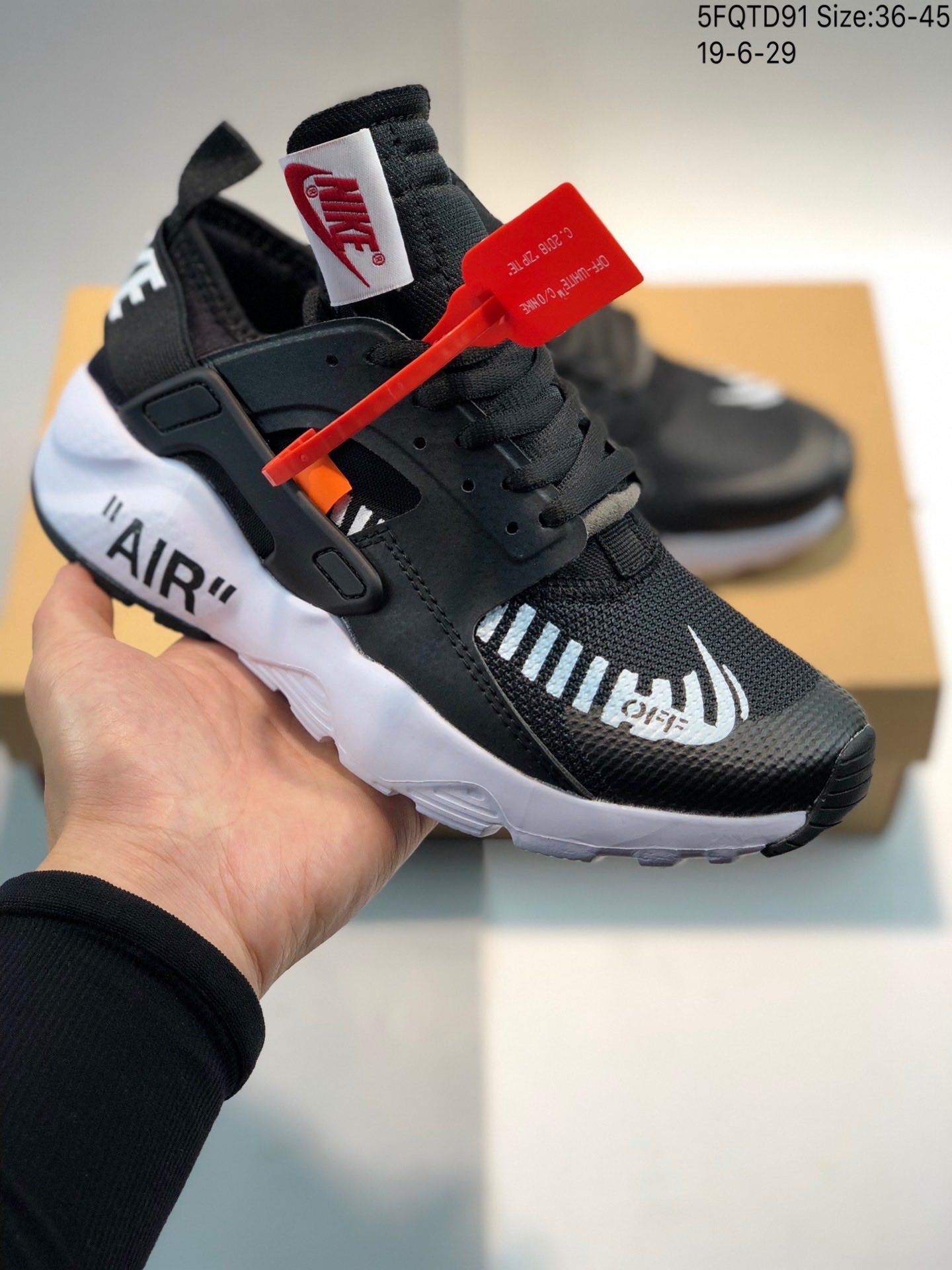 105耐克Nike The 10Nike Air Huarache 联名款 复古华莱士慢跑鞋