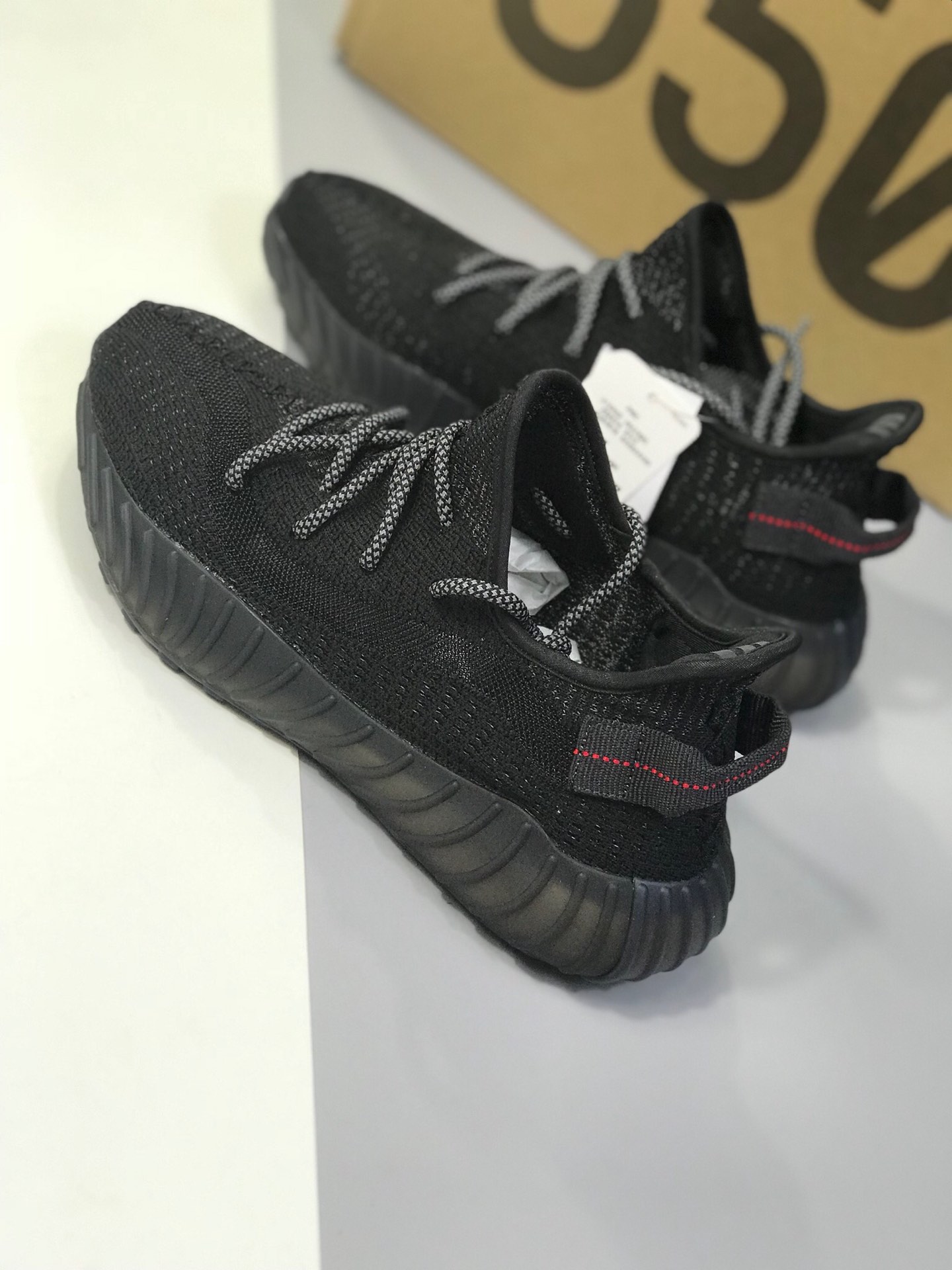 240提前曝光Adidas Yeezy 350V3  外贸先行版 满天星 首发曝光